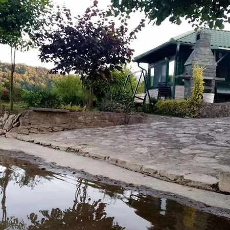 Sadrvan Noor Casa de Férias *
