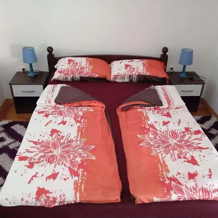 Sadrvan Noor Casa de Férias