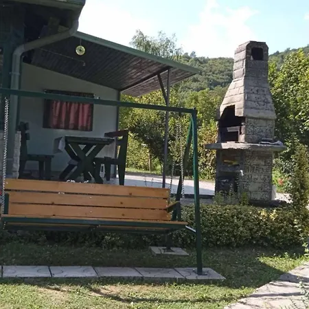 Casa de Férias Sadrvan Noor